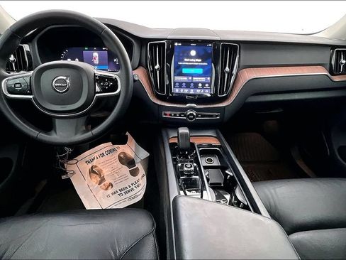 Used 2024 Volvo XC60 B5 Plus w/ Protection Package Premier AWD/4WD image 18