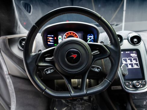 Used 2017 McLaren 570S RWD image 48