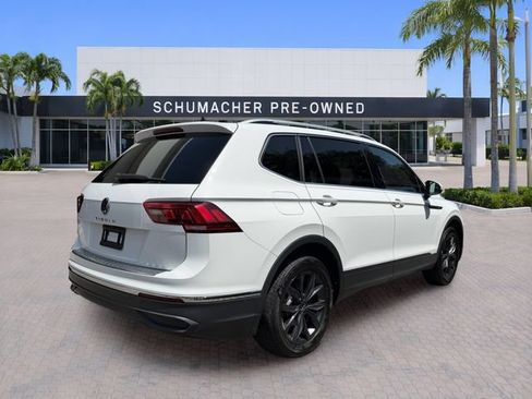 Certified 2024 Volkswagen Tiguan SE FWD image 7
