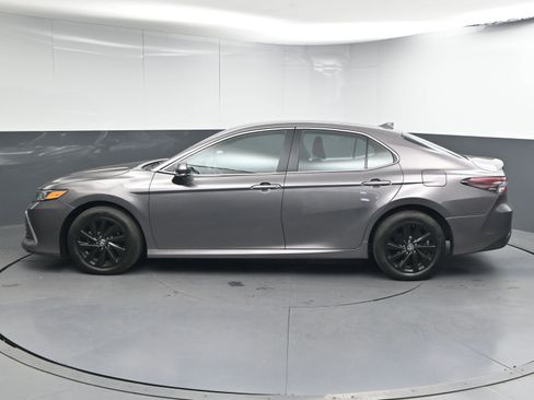 Used 2024 Toyota Camry LE image 5