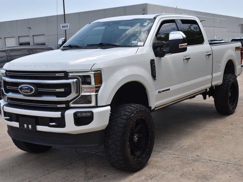 Used 2021 Ford F250 Platinum w/ FX4 Off-Road Package AWD/4WD image 2