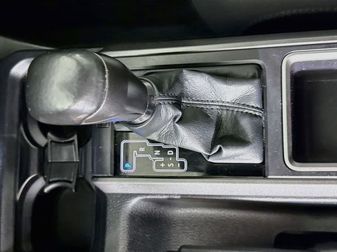 Used 2021 Toyota Tacoma TRD Off-Road w/ Technology Package RWD image 19