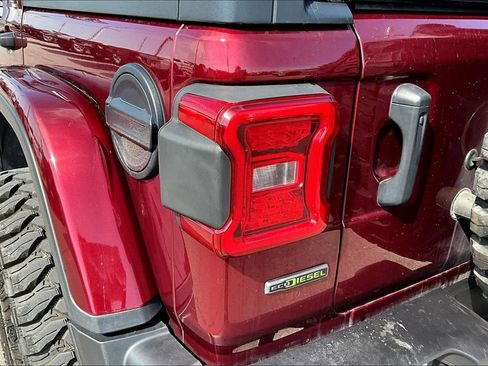 Used 2021 Jeep Wrangler Unlimited Rubicon AWD/4WD image 32