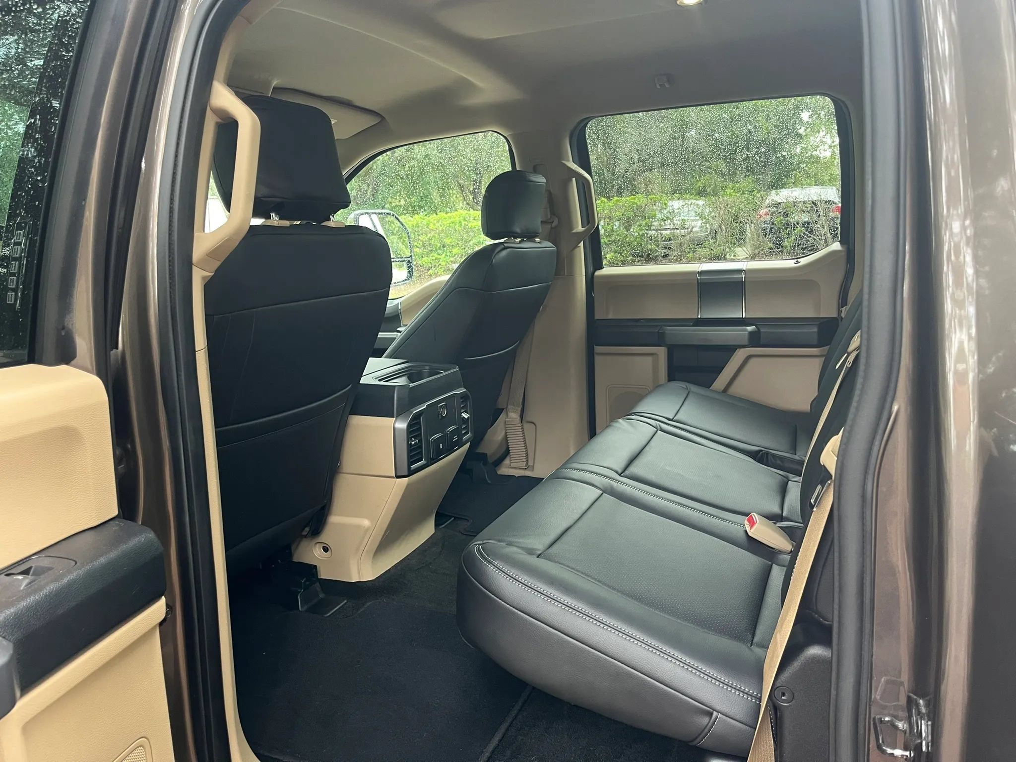Used 2017 Ford F350 XLT w/ XLT Premium Package AWD/4WD image 16