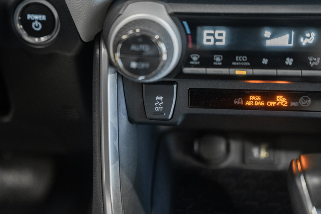 Certified 2025 Toyota RAV4 XLE Premium AWD/4WD image 22