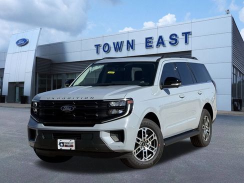 New 2025 Ford Expedition Active image 24
