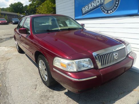 Used 2008 Mercury Grand Marquis GS RWD image 30