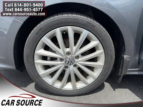 Used 2016 Volkswagen Jetta SEL w/ Lighting Package FWD image 24