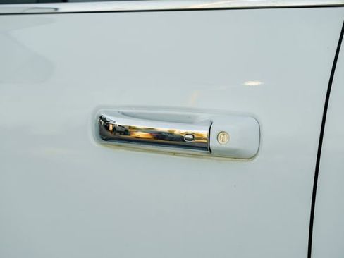 Used 2018 RAM 3500 Laramie Longhorn image 15