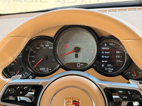 Used 2015 Porsche Cayenne S image 32