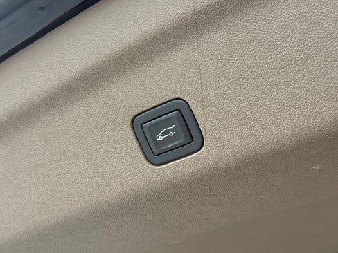 Used 2022 GMC Yukon Denali image 17