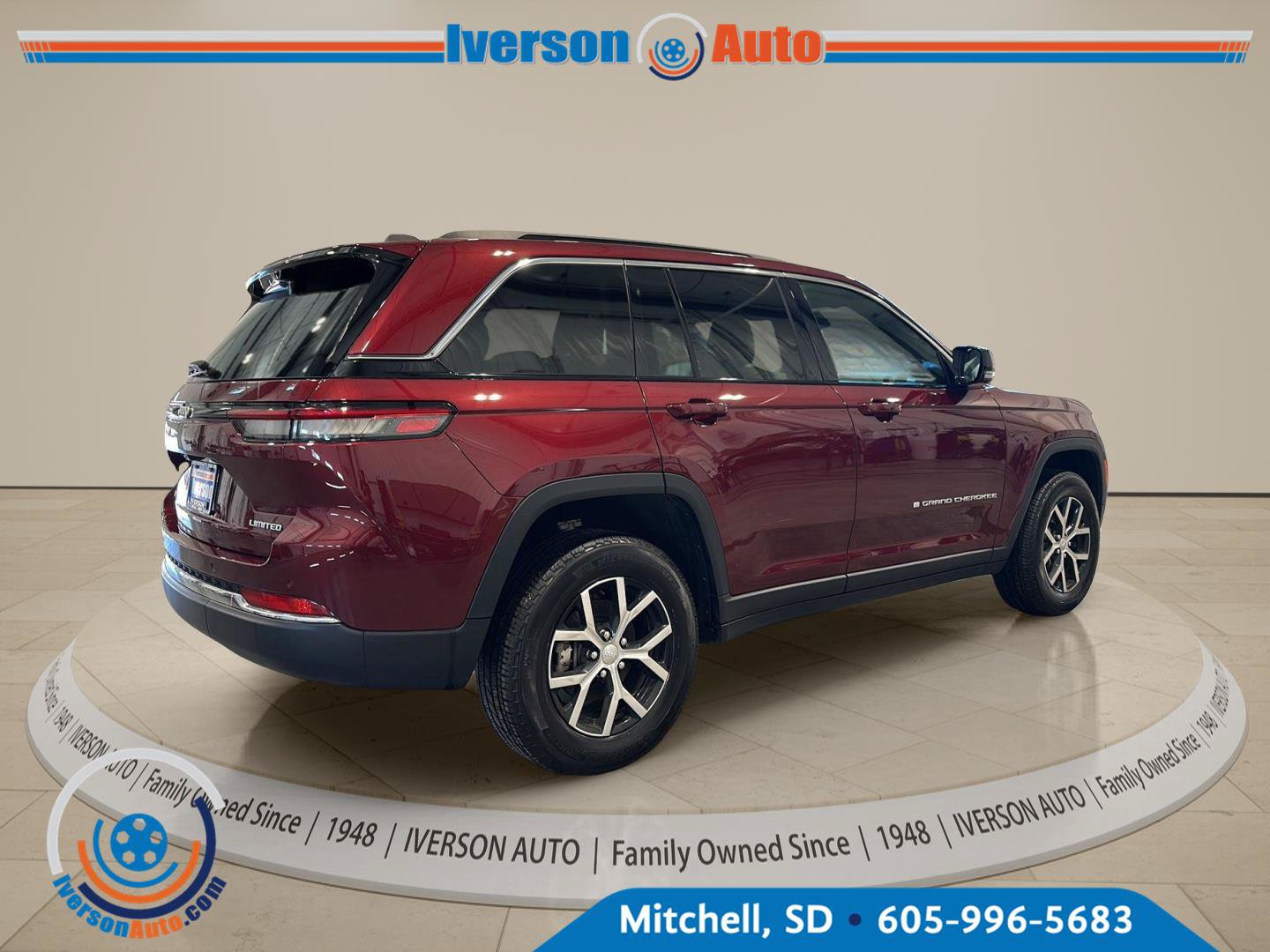 Used 2025 Jeep Grand Cherokee Limited w/ Luxury Tech Group II AWD/4WD image 7