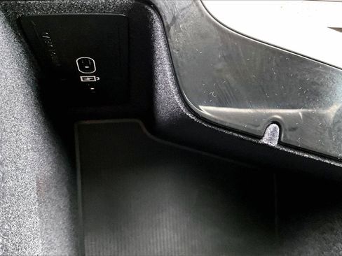 Certified 2024 Volvo XC90 B6 Plus w/ Protection Package Premier image 16