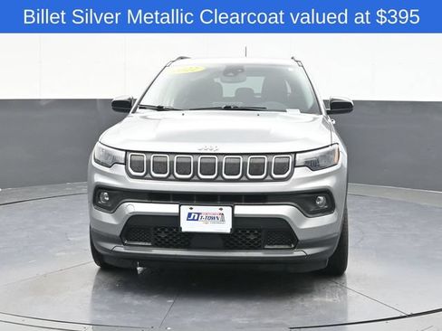 Used 2022 Jeep Compass Latitude FWD image 2