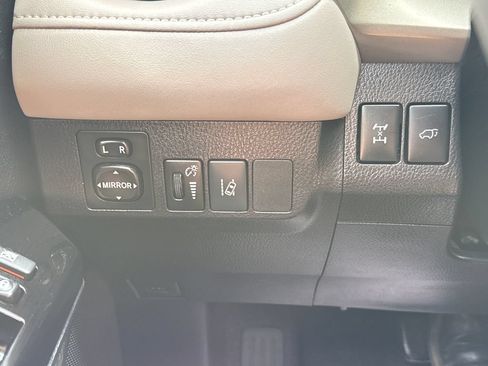 Used 2017 Toyota RAV4 Limited w/ All Weather Liner Package AWD/4WD image 32