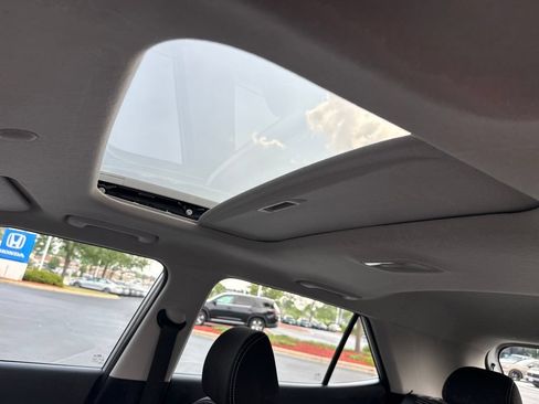 Certified 2023 Hyundai Venue SEL FWD image 16