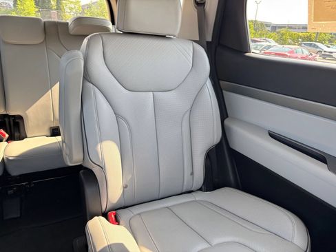 Used 2025 Hyundai Palisade SEL FWD image 34