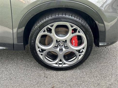 Used 2024 Alfa Romeo Tonale Veloce w/ Premium Interior Package image 13