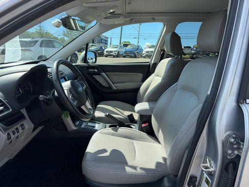 Used 2018 Subaru Forester 2.5i Limited AWD/4WD image 6