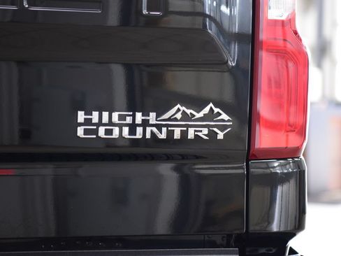 Used 2025 Chevrolet Silverado 1500 High Country AWD/4WD image 24