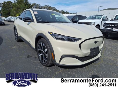Used 2025 Ford Mustang Mach-E Select image 1