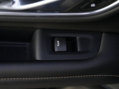 Used 2021 GMC Yukon XL SLT w/ SLT Luxury Plus Package image 34