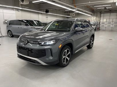 New 2025 Volkswagen Tiguan SE