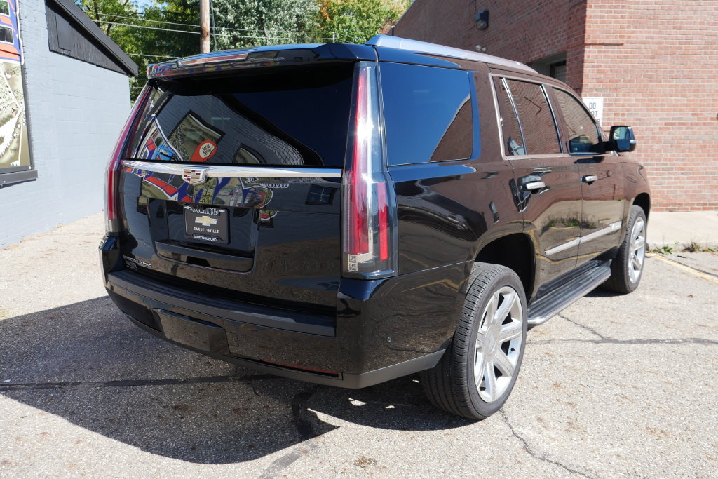 Used 2020 Cadillac Escalade Luxury AWD/4WD image 4