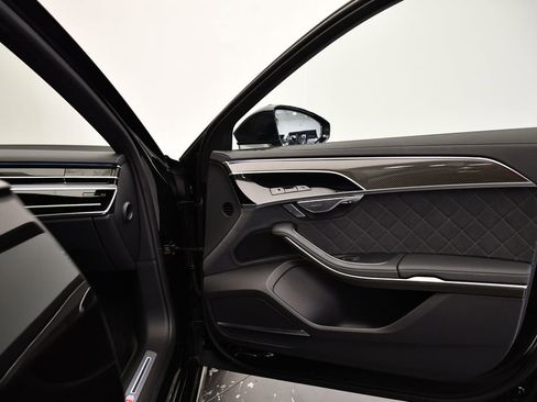 Used 2025 Audi S8 image 42