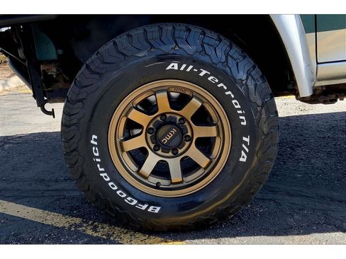 Used 2004 Mitsubishi Montero Sport XLS image 10