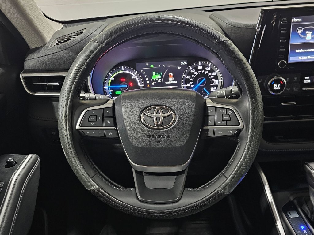 Used 2022 Toyota Highlander XLE AWD/4WD image 11