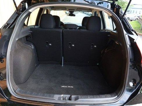 Used 2022 Nissan Kicks S FWD image 7