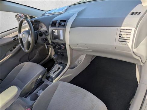 Used 2010 Toyota Corolla LE image 19