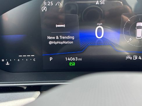 Used 2025 Volkswagen Jetta SE image 39