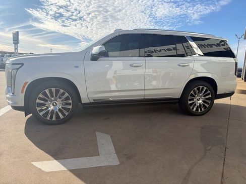 Used 2025 Cadillac Escalade Premium Luxury Platinum w/ LPO, Floor Liner Package image 6