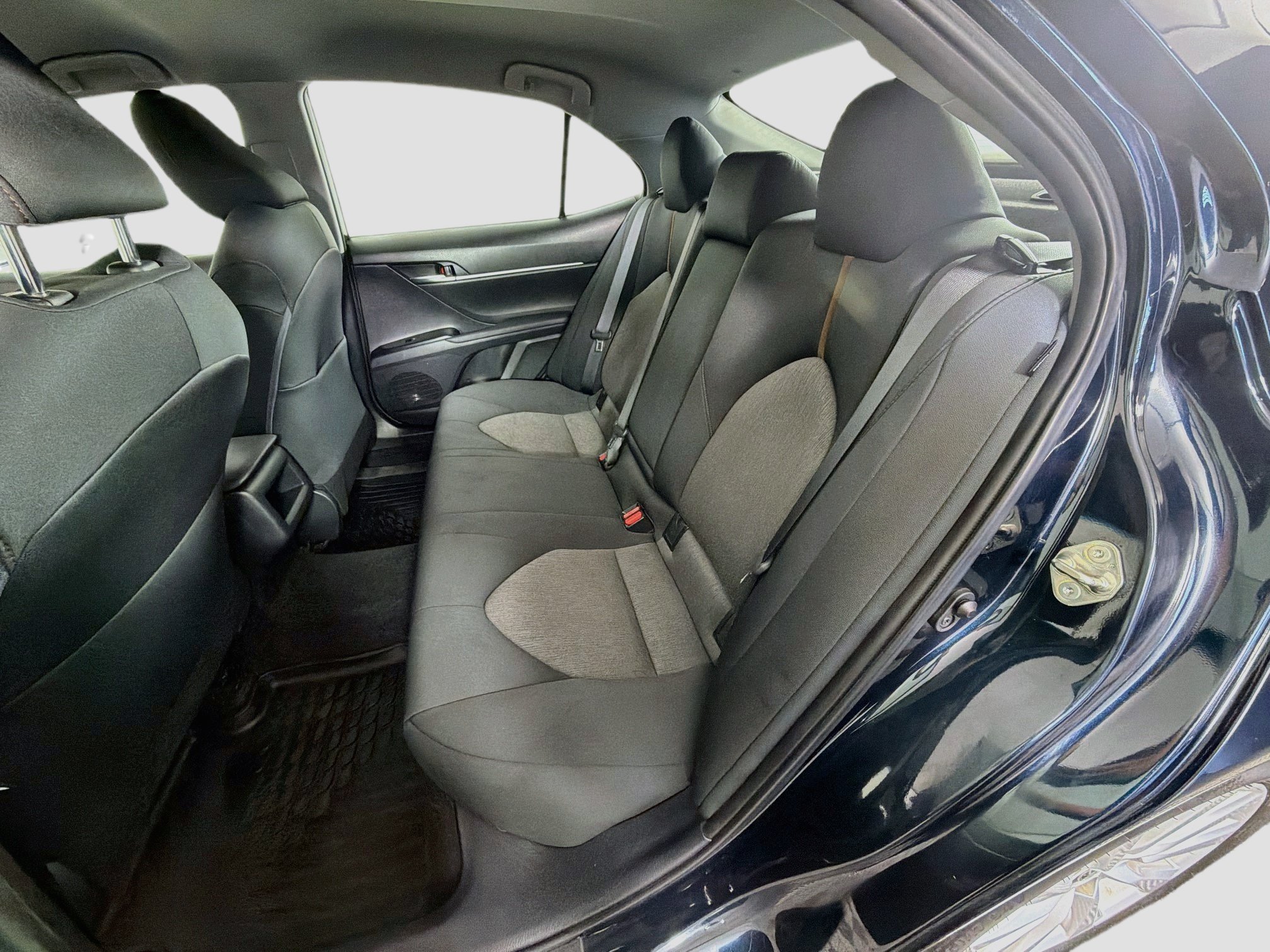 Used 2020 Toyota Camry LE w/ Convenience Package FWD image 27