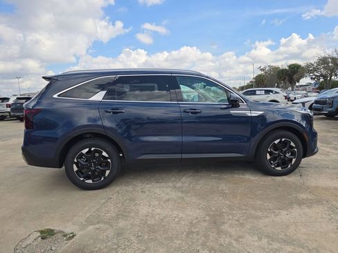New 2026 Kia Sorento S w/ S Panoramic Sunroof Package FWD image 9