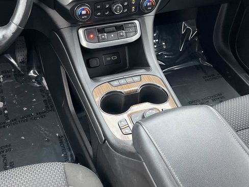 Used 2020 GMC Acadia SLE w/ Driver Convenience Package image 13