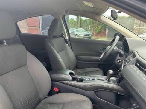 Used 2019 Honda HR-V LX image 18