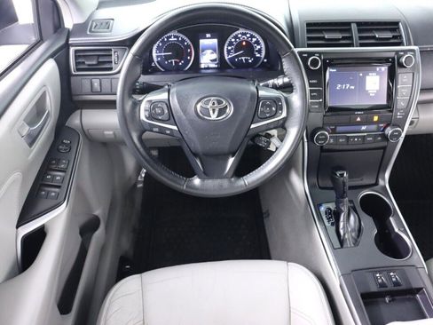 Used 2016 Toyota Camry XLE FWD image 28