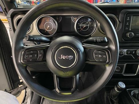 Used 2018 Jeep Wrangler Unlimited Sport AWD/4WD image 11