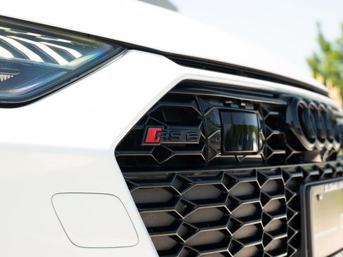 Certified 2025 Audi RS 6 performance AWD/4WD image 47