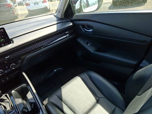 Used 2024 Honda Accord EX-L image 12