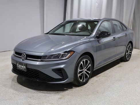 Used 2025 Volkswagen Jetta Sport image 7