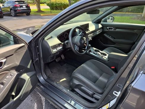 Used 2025 Honda Civic Sport image 5