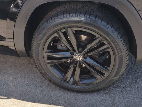 Used 2022 Volkswagen Atlas SEL R-Line AWD/4WD image 32