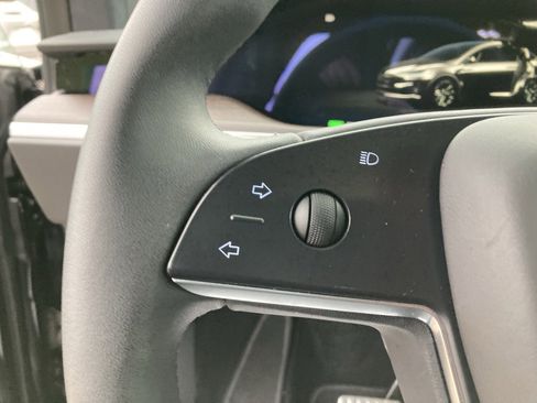 Used 2024 Tesla Model X image 17