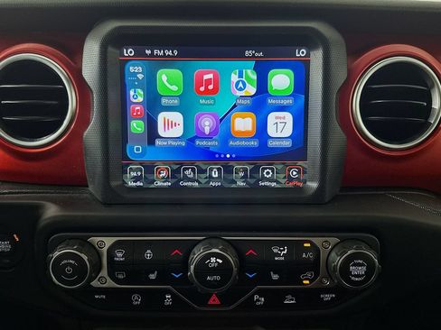 Used 2020 Jeep Gladiator Rubicon AWD/4WD image 17