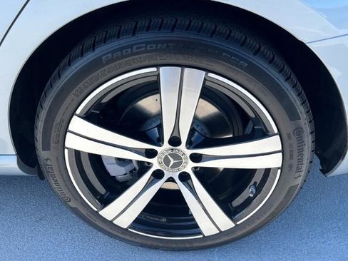 Used 2025 Mercedes-Benz C 300 Sedan image 23