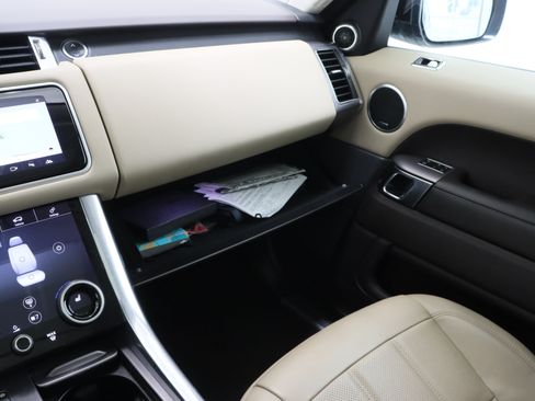Used 2018 Land Rover Range Rover Sport HSE AWD/4WD image 25